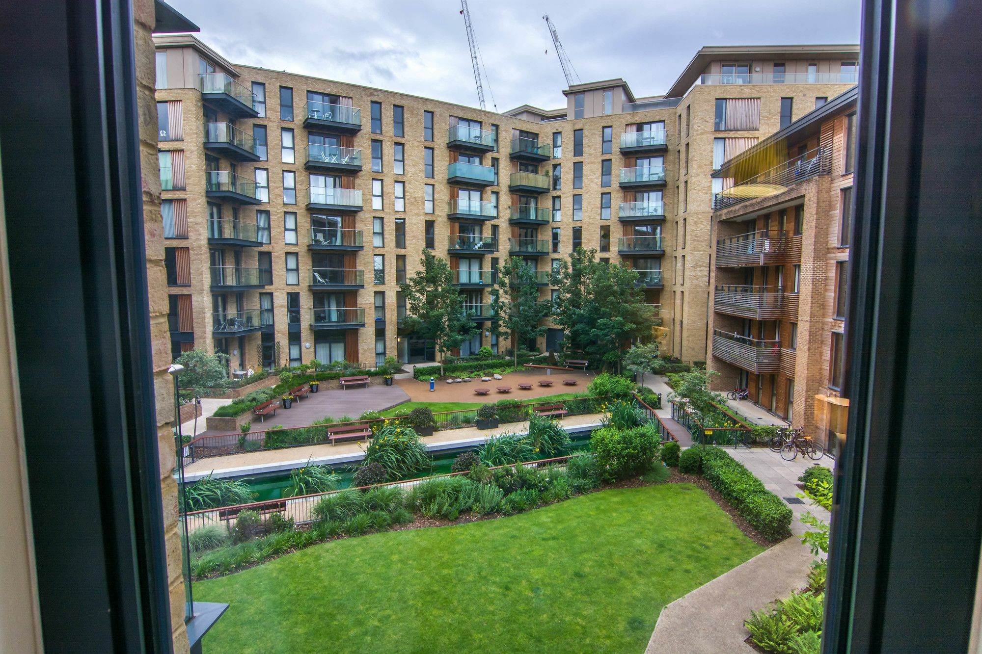 Wharf - Water Gardens * Londres
